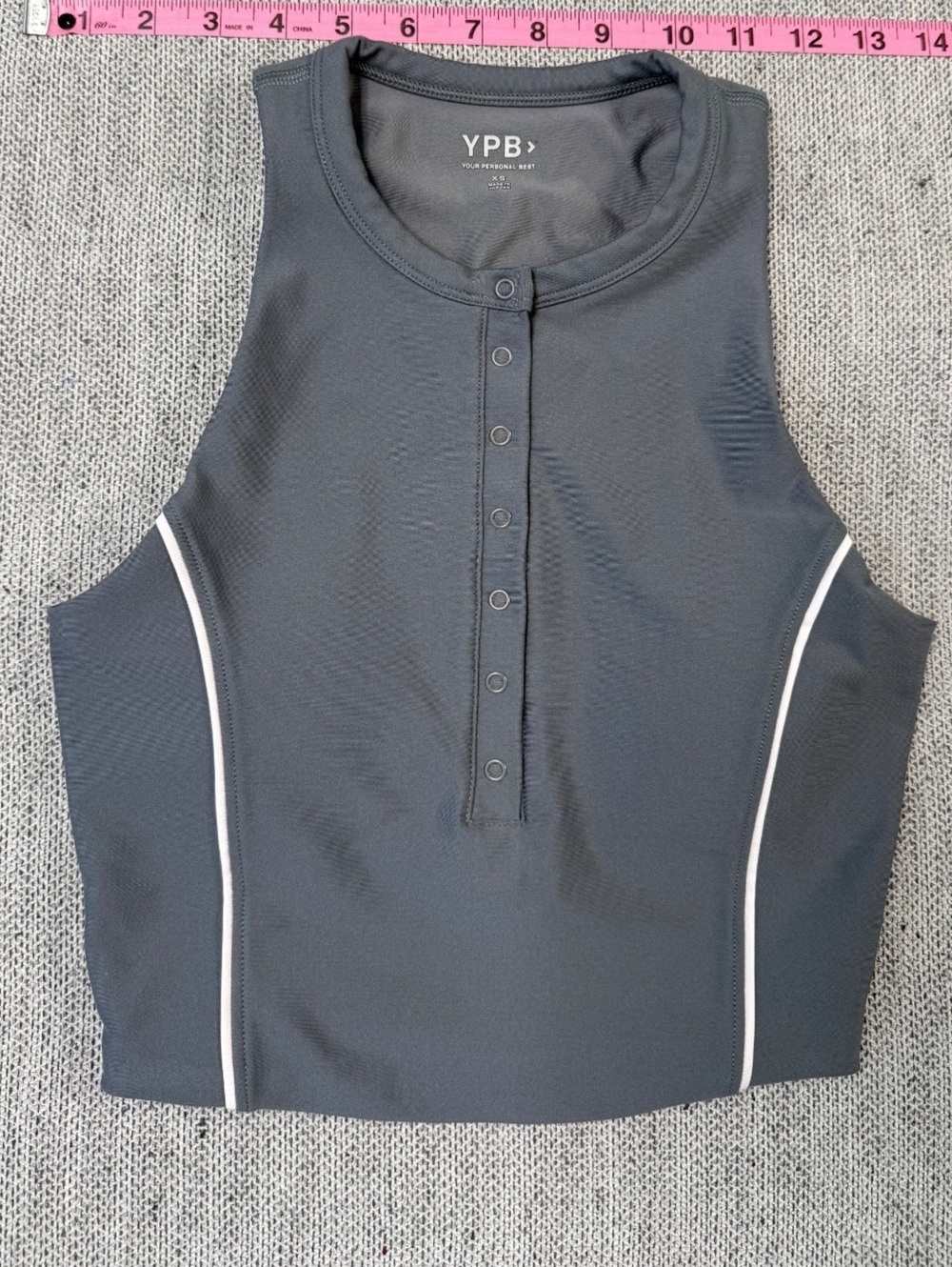 YPB Your Personal Best XS Gray Athletic Snap Button Crop Top